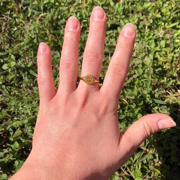 New! “Violet” Goddess Engraved Gold Ring - Picture 4 of 4